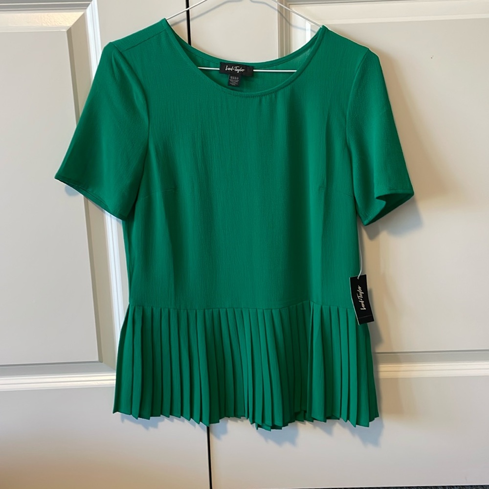 Lord & Taylor Green Pleated Hem Short Sleeve Top